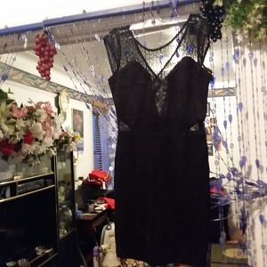 ADORABLE  YOUNG LADIES  ( 1 FATE BLACK LACE TOP DRESS  SIZE SMALL  )